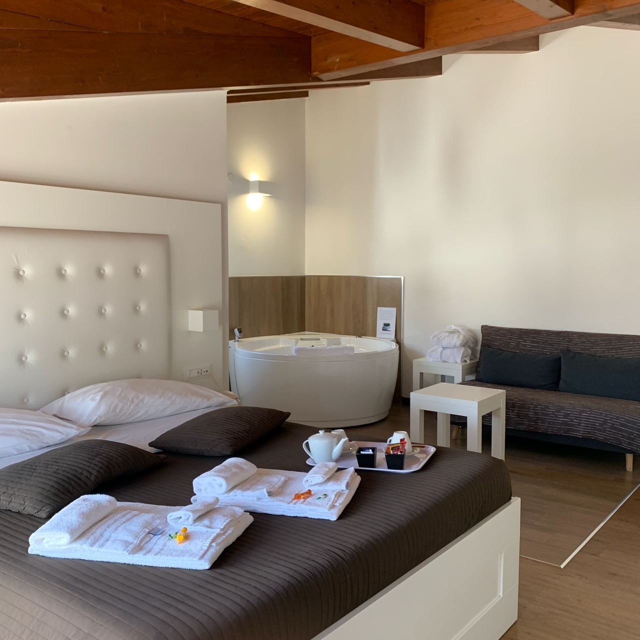 Camera Superior suite deluxe con vasca idro-massaggio